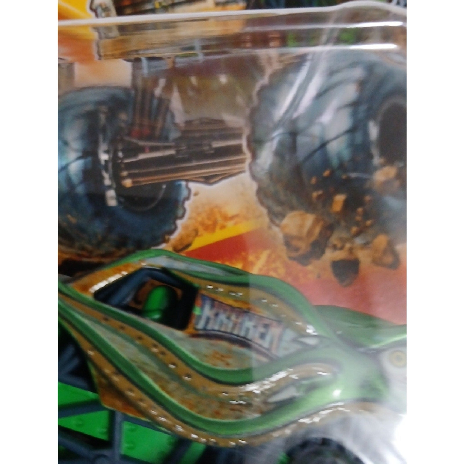 Pirate's Curse vs Kraken Monster Jam  Truck 2-Pack - Teal and Green.