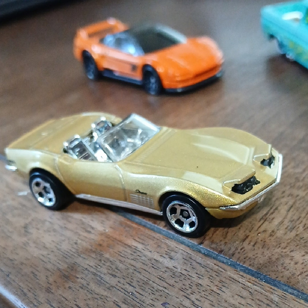 72 Corvette Stingray Gold Hot Wheels Car New. Lose From Packaging