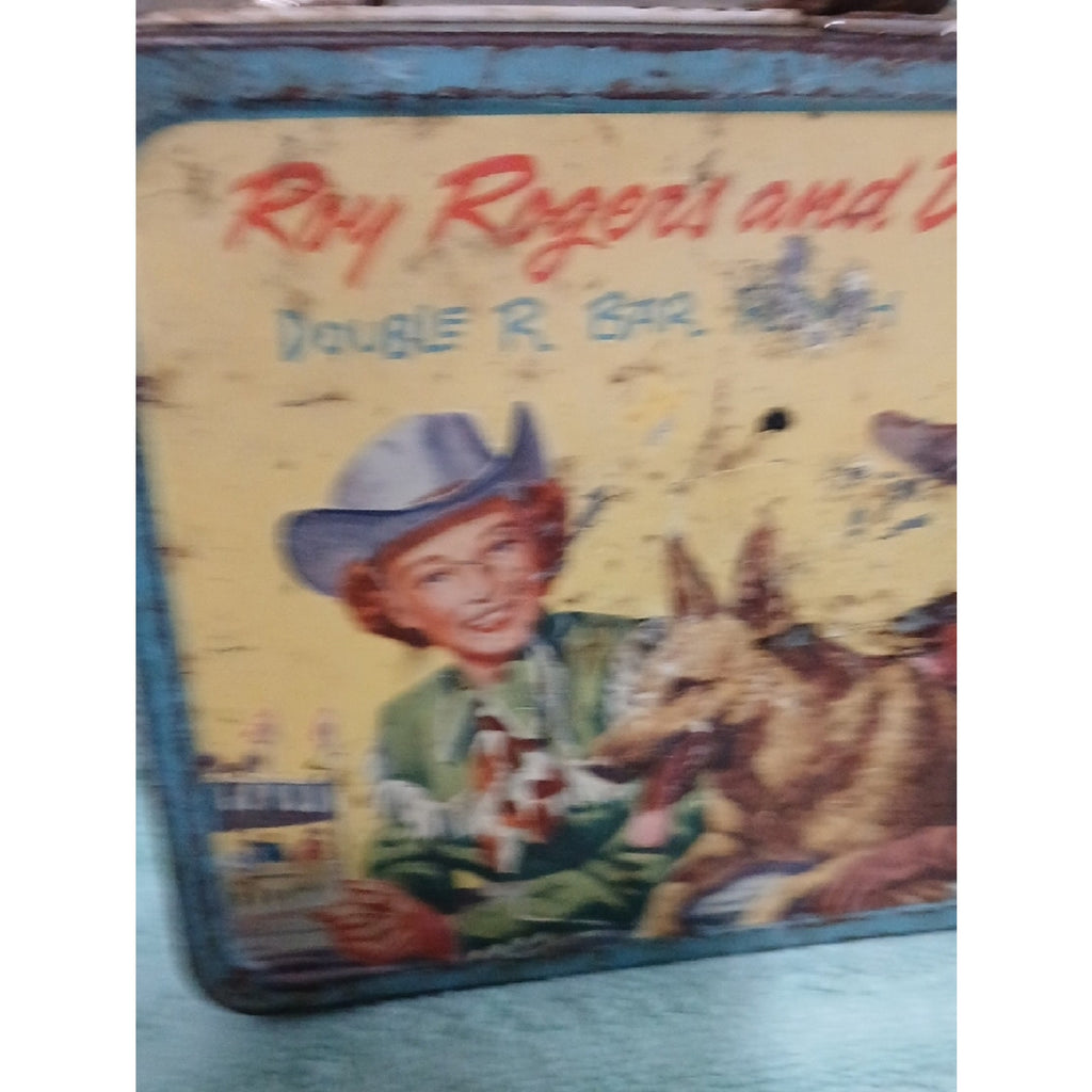 Roy Rogers And DALE EVANS  Thermos  Metal Lunchbox with Rodeo Scene. No Thermos