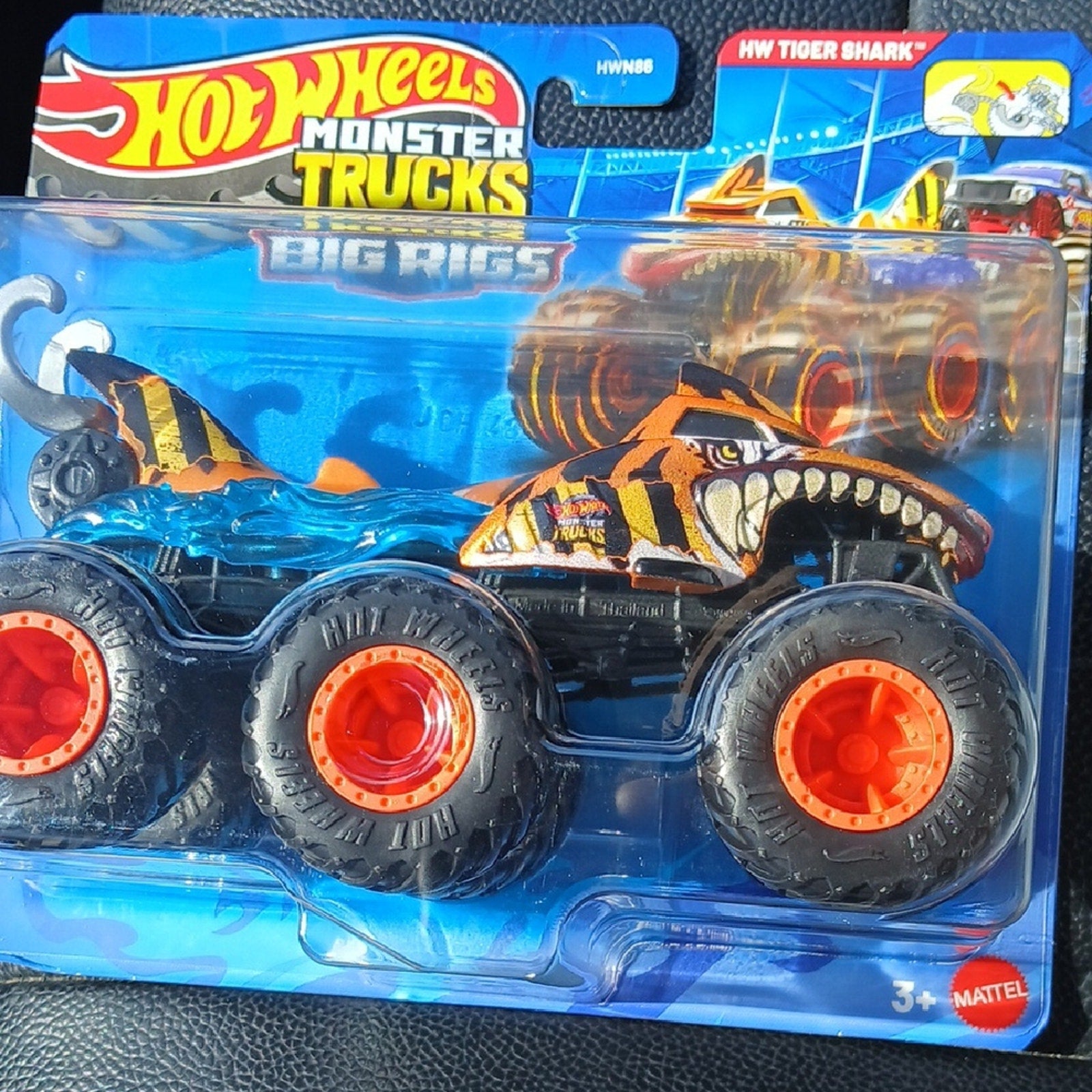 Hot Wheels Monster Trucks Tiger Shark Tow-truck (Unopened)