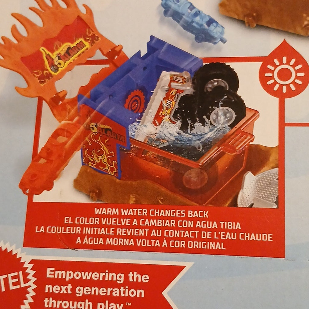 HOT WHEELS Monster Trucks Arena Smashers Color Shifters Five ALARM Unopened