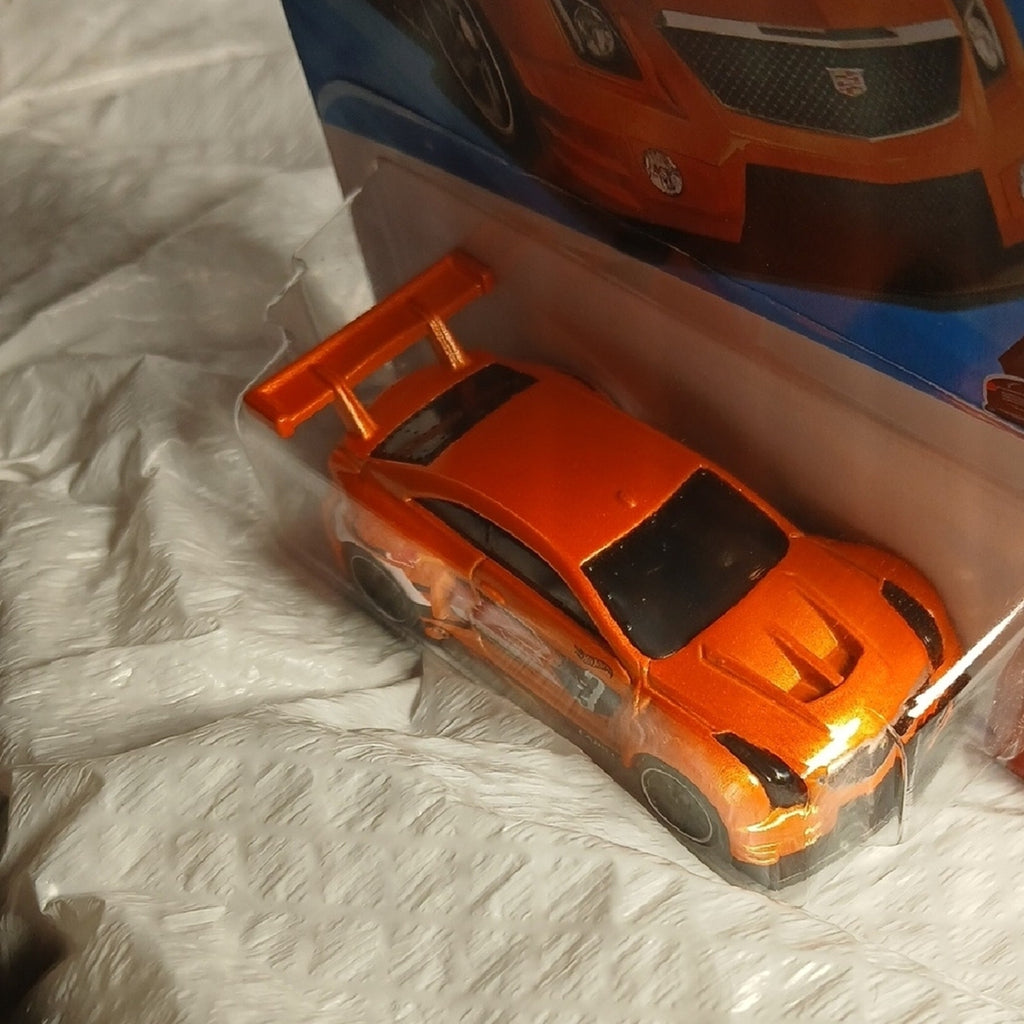 Hot Wheels '16 Cadillac ATS-V R Orange Toy Car