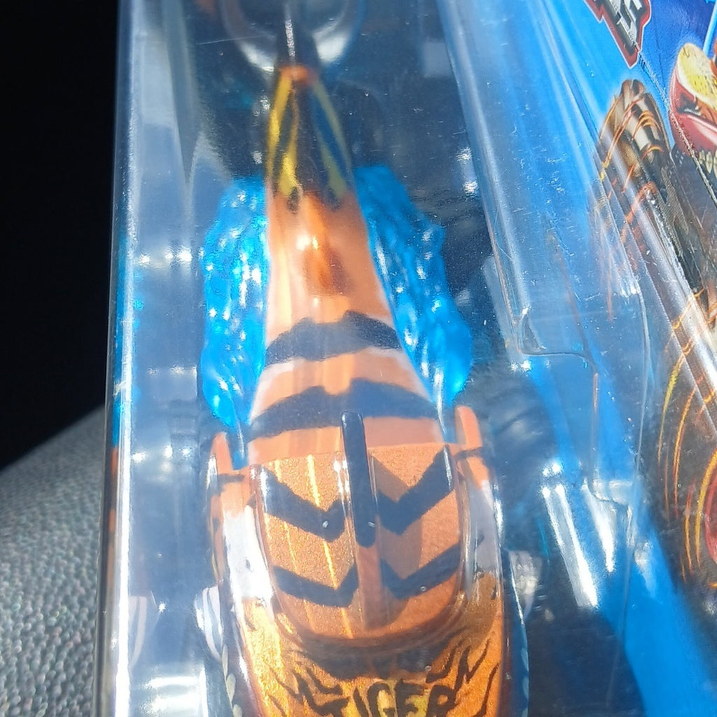 Hot Wheels Monster Trucks Tiger Shark Tow-truck (Unopened)