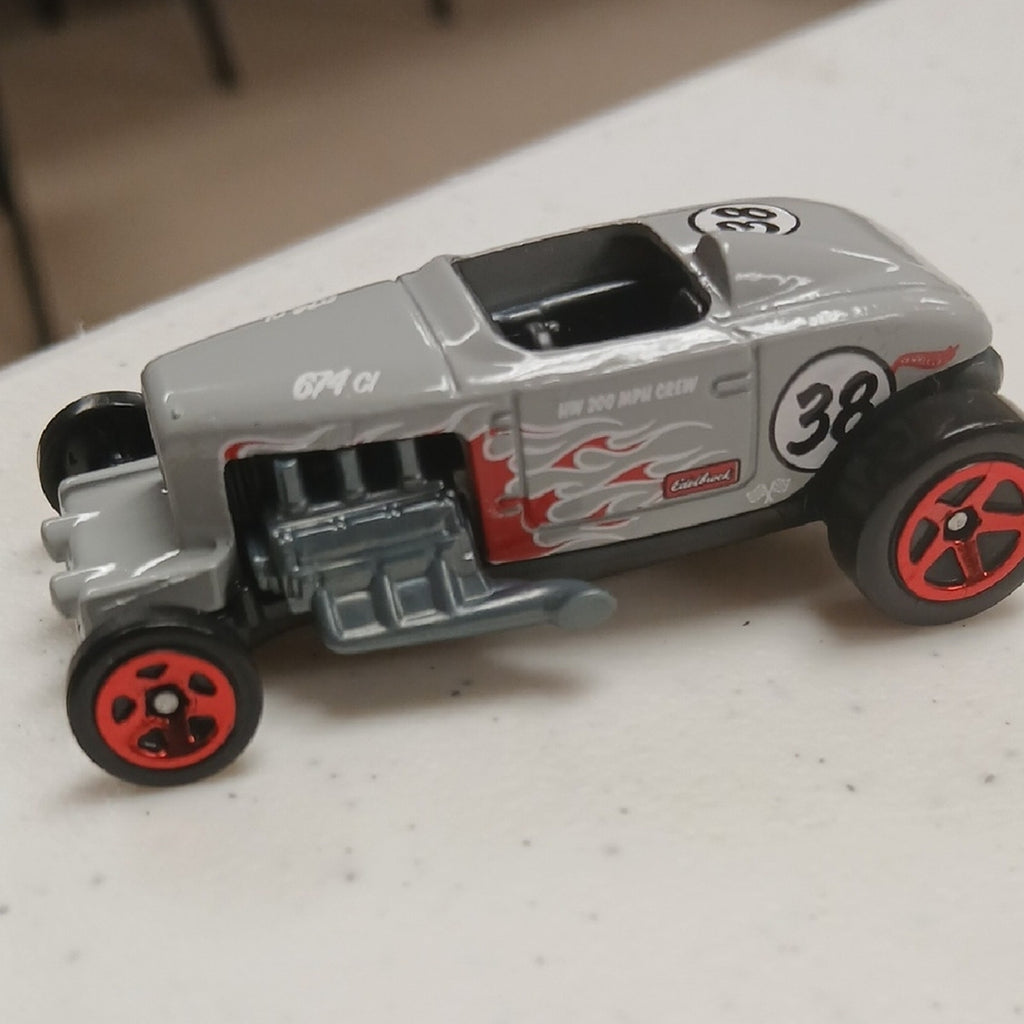 Max Steel Hot Wheels 33 Ford Gray and Red Racing Toy Car