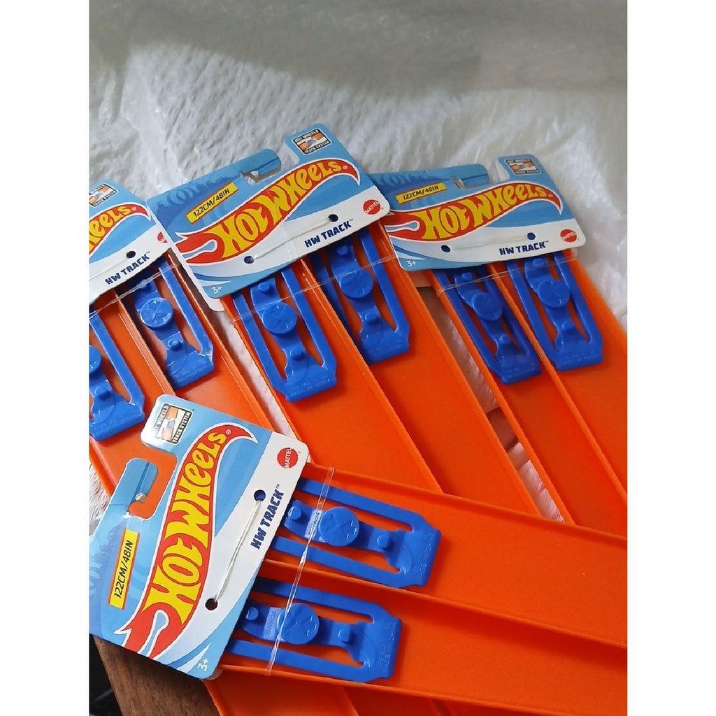 16 feet of Hot Wheels Orange Track 4 Sets (4ft ea.)  with Blue Clips