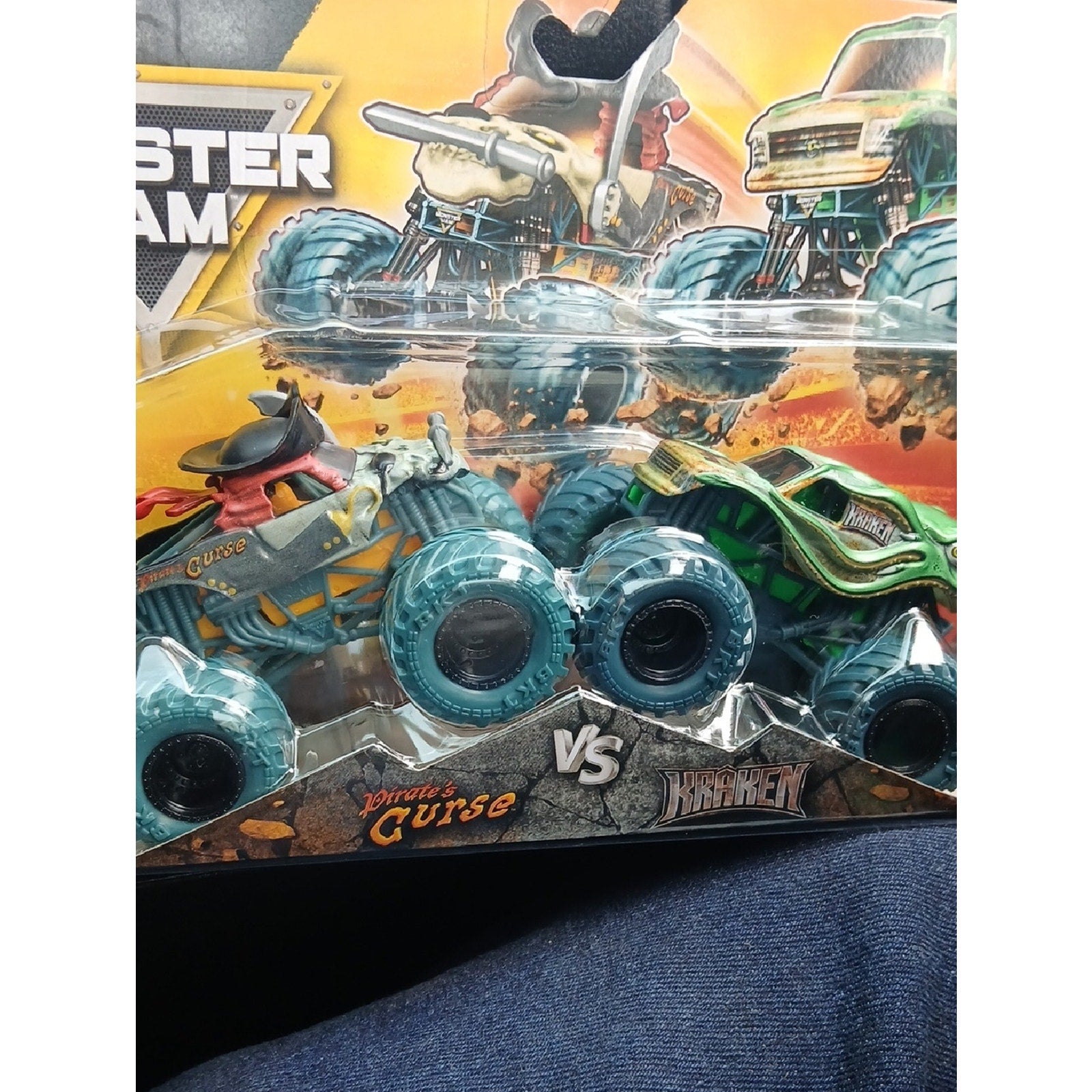 Pirate's Curse vs Kraken Monster Jam  Truck 2-Pack - Teal and Green.