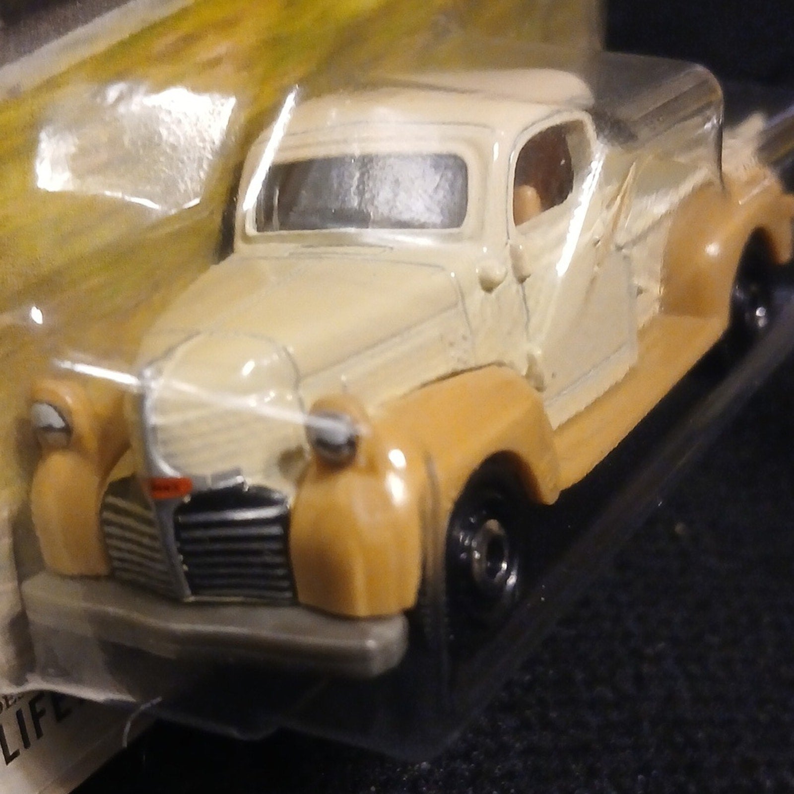 Matchbox  1940 Dodge V-Series Truck Toy - Cream/Tan