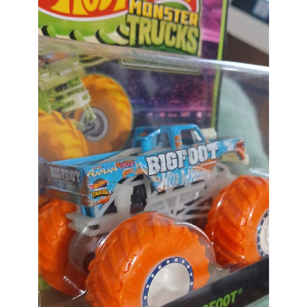 Bigfoot Monster Truck -  HOT Wheels Glow In The Dark .Orange/Blue