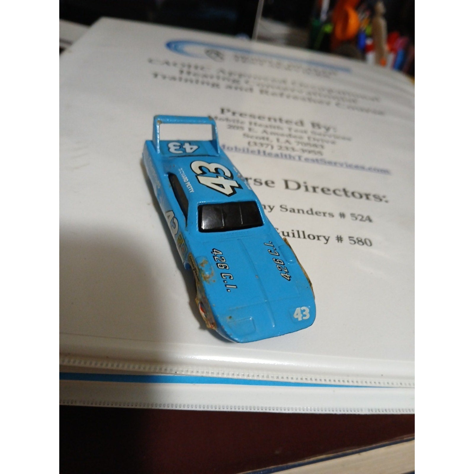 RICHARD PETTY VINTAGE MODEL 1970 PLYMOUTH SUPERBIRD RACING CHAMPIONS 1/64 CAR