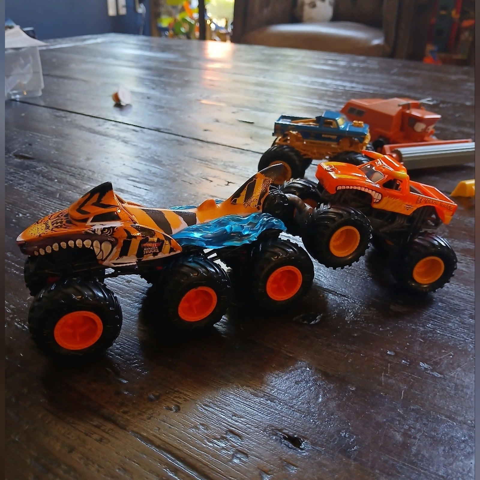 Hot Wheels Monster Trucks Tiger Shark Tow-truck (Unopened)