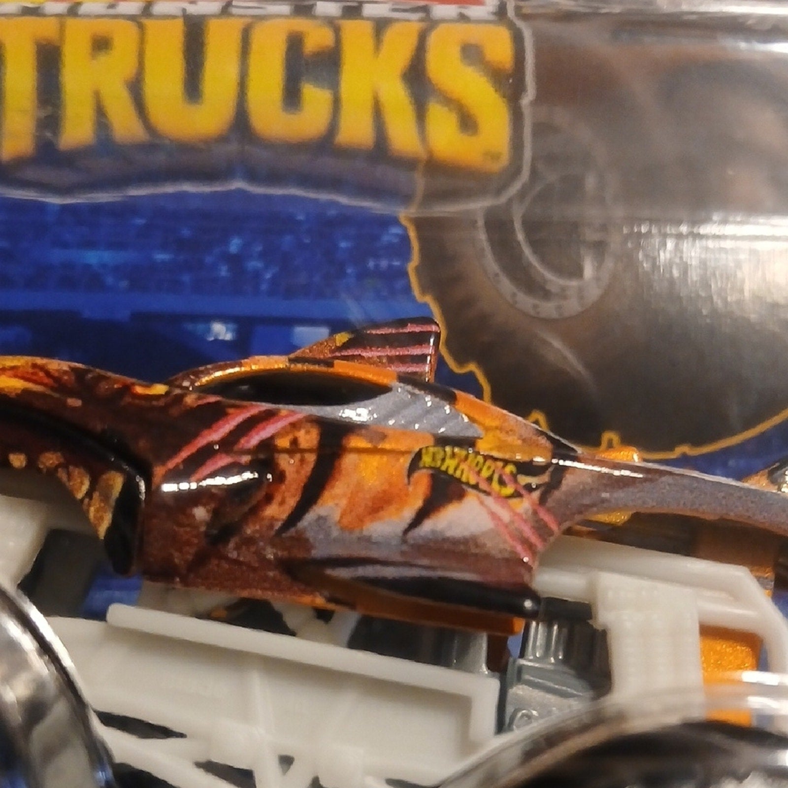 Mattel Monster Trucks Squidnado Vs Tiger Shark - Hot Wheels